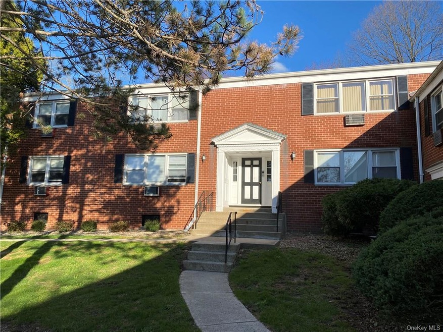 9 Danbury Ct unit 1602, Suffern, NY 10901 - photo 1