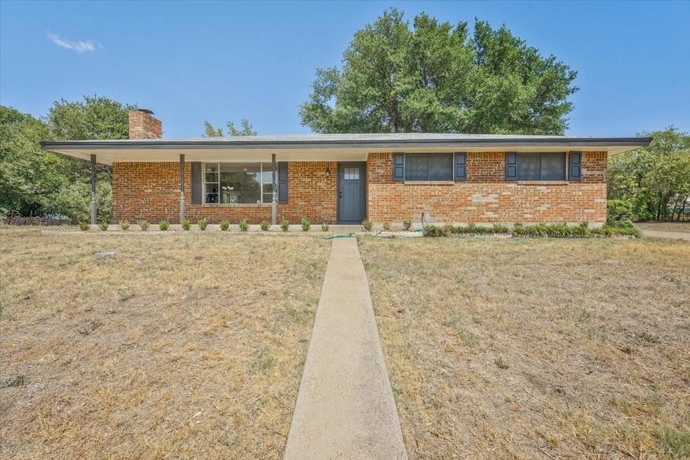 913 Lake View Ridge, Fort Worth, TX 76108 - photo 1