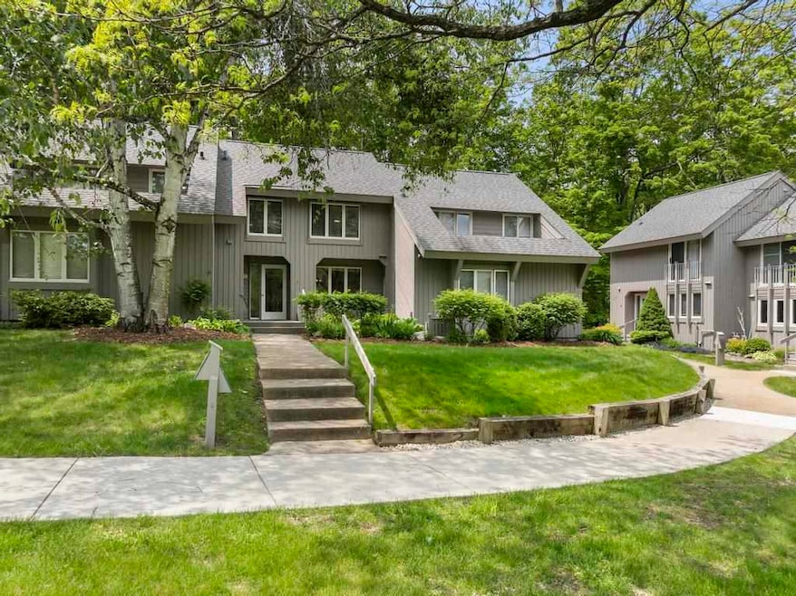 For Sale $855,000 • Co-Listing Agent