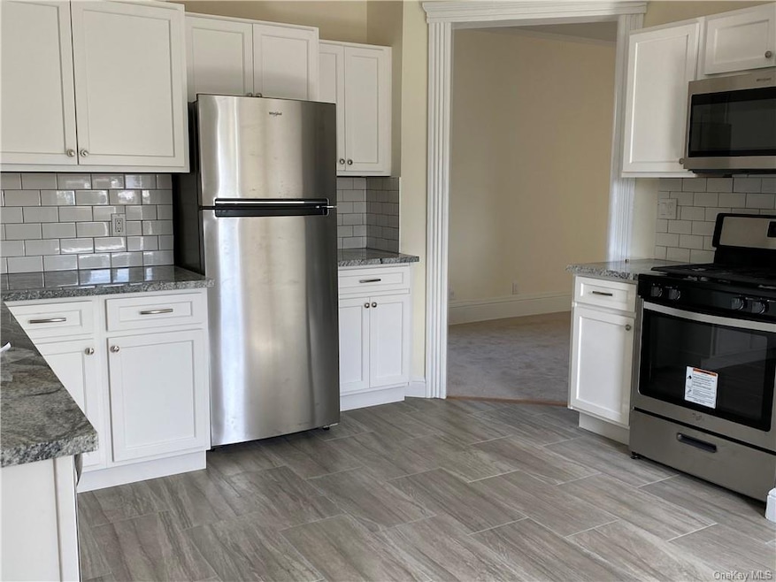 9 N Eckar St unit 2, Irvington, NY 10533 - photo 1