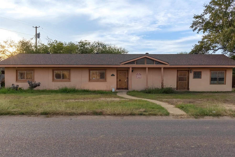 619 Lindenwood Dr, Laredo, TX 78045 - photo 1