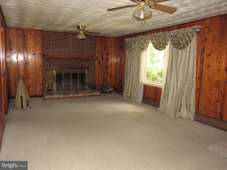 563 Shenandoah River Dr, Harpers Ferry, WV 25425 - photo 1