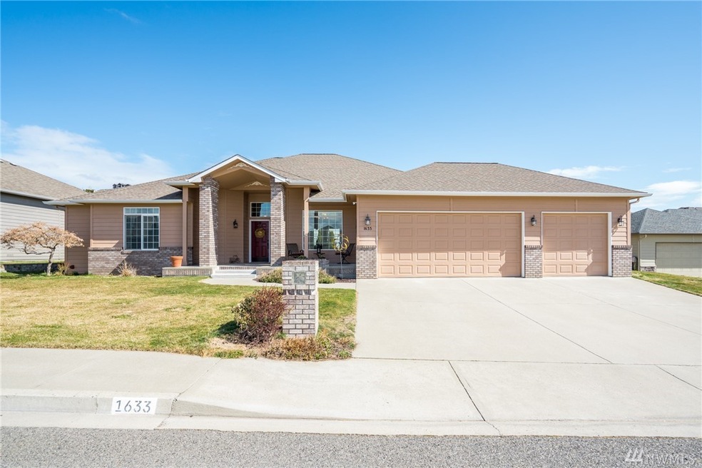 1633 Holly Ln, East Wenatchee, WA 98802 - photo 1