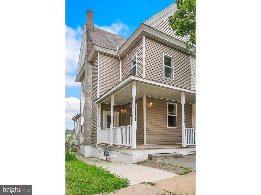 29 N 3rd St, Womelsdorf, PA 19567 - photo 1