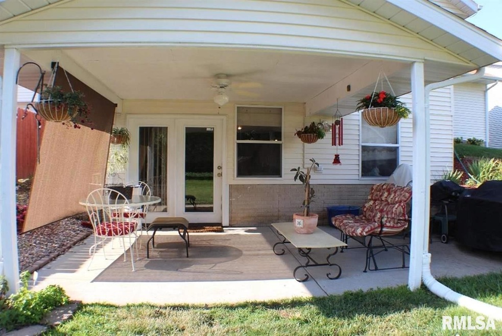 1809 W 58th St, Davenport, IA 52806 - photo 1