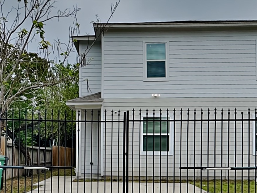 7327 England St unit B, Houston, TX 77021 - photo 1