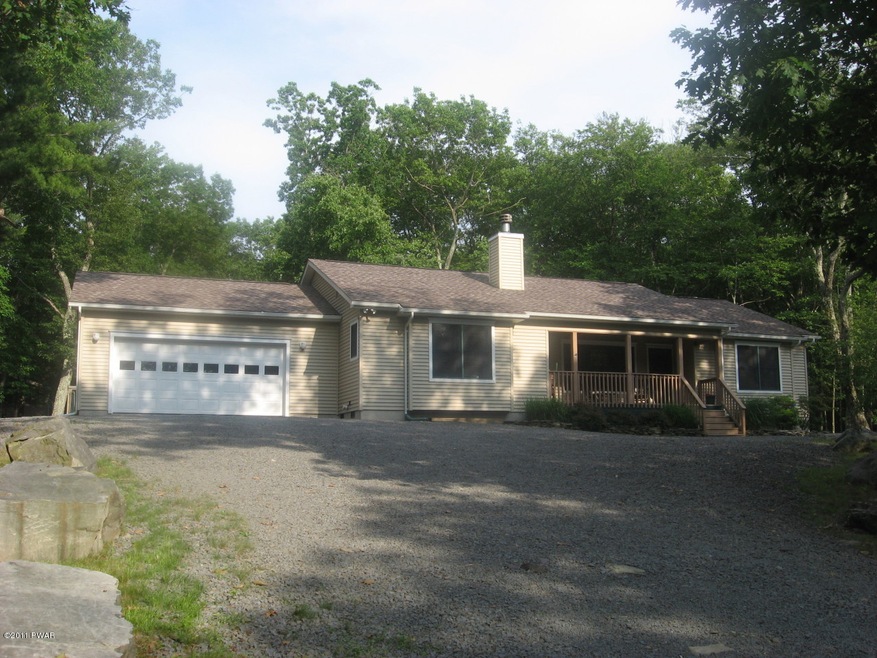 135 Broadmoor Dr, Hawley, PA 18428 - photo 1