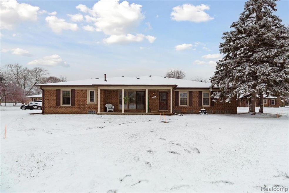 Welcome to 14839 Dexter Ct!