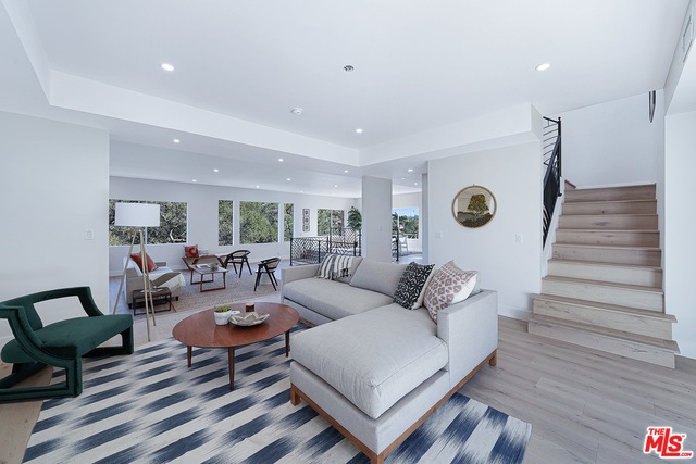 Sold $1,815,000 • Co-Listing Agent