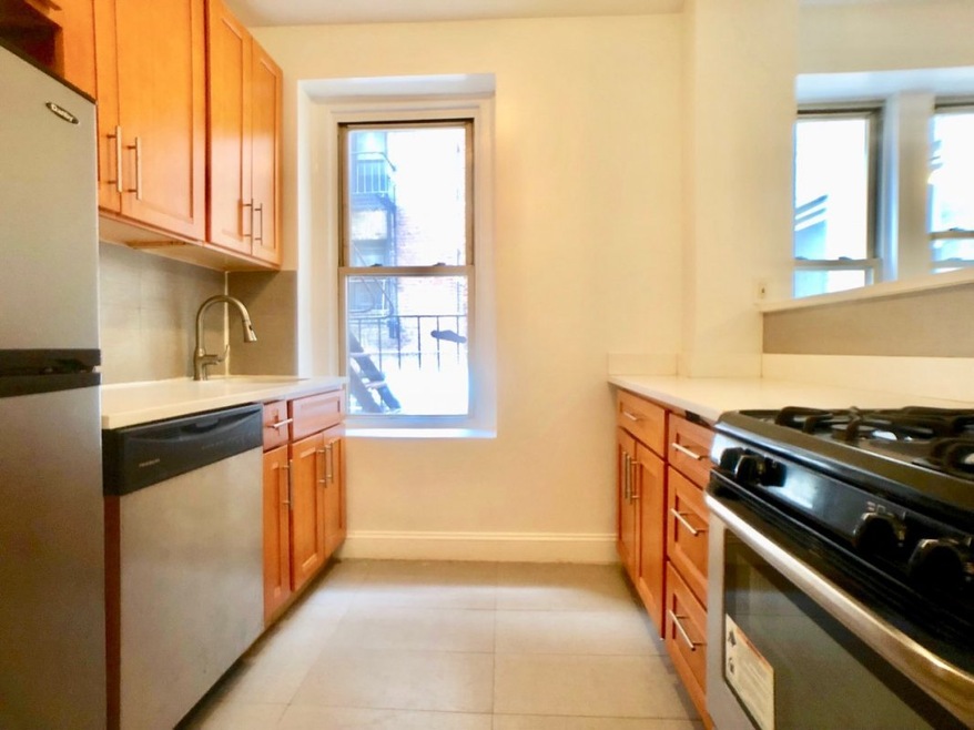 703 W 184th St unit D, New York, NY 10033 - photo 1