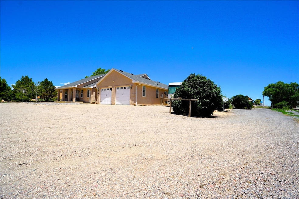 461 E Fredonia Dr, Pueblo, CO 81007 - photo 1