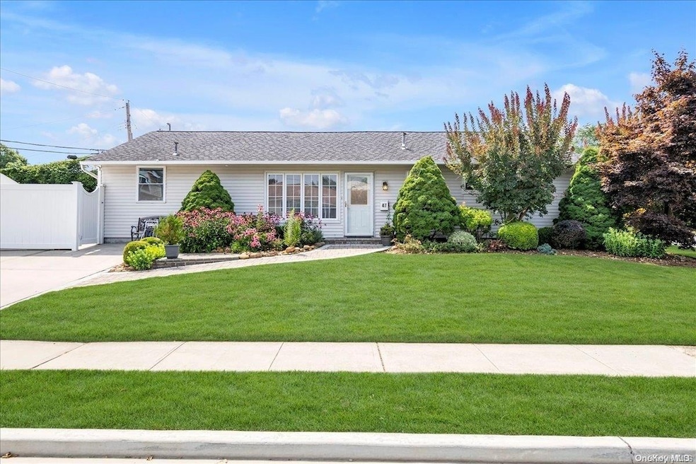 47 Arbor Rd, Syosset, NY 11791 - photo 1