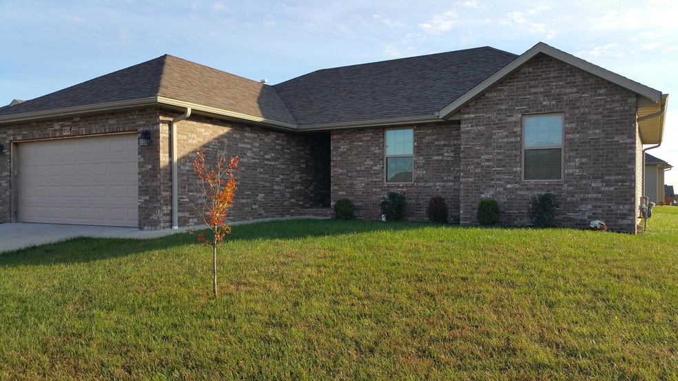 852 E Florence Ct, Nixa, MO 65714 - photo 1