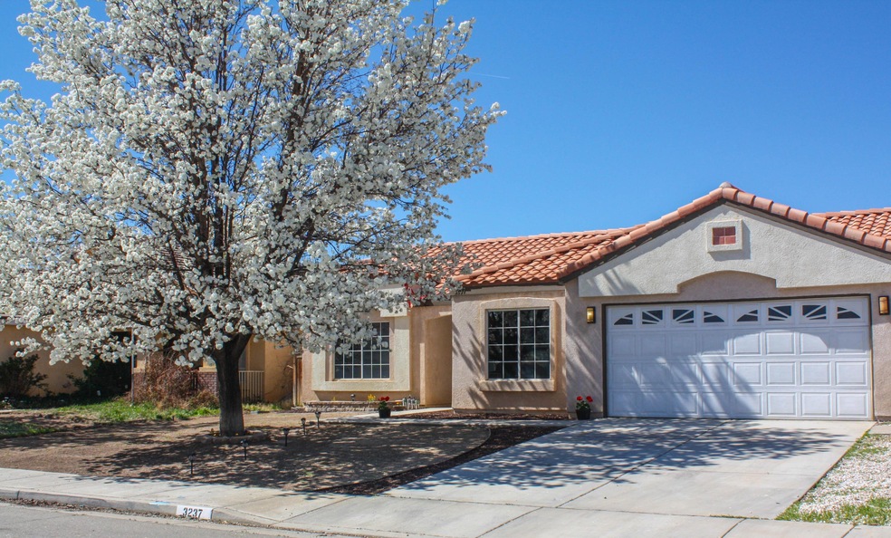 3237 Mesa Ct, Rosamond, CA 93560 - photo 1