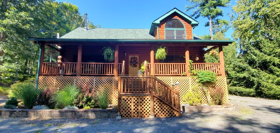 221 Arbutus Ln, Milford, PA 18337 - photo 1