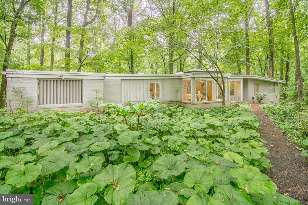 11401 Woodland Dr, Lutherville Timonium, MD 21093 - photo 1