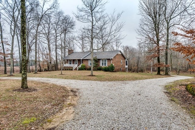 1608 Zeb Warren Rd, Cookeville, TN 38506 - photo 1