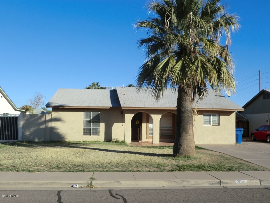 3 BED PLUS A DEN, 2 BATH