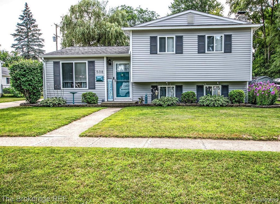 508 Clarion St, Clio, MI 48420 - photo 1