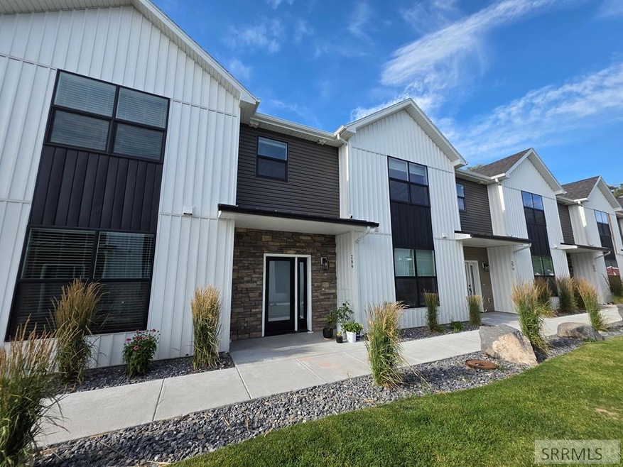 289 Hummingbird Way unit 13, Sugar City, ID 83448 - photo 1