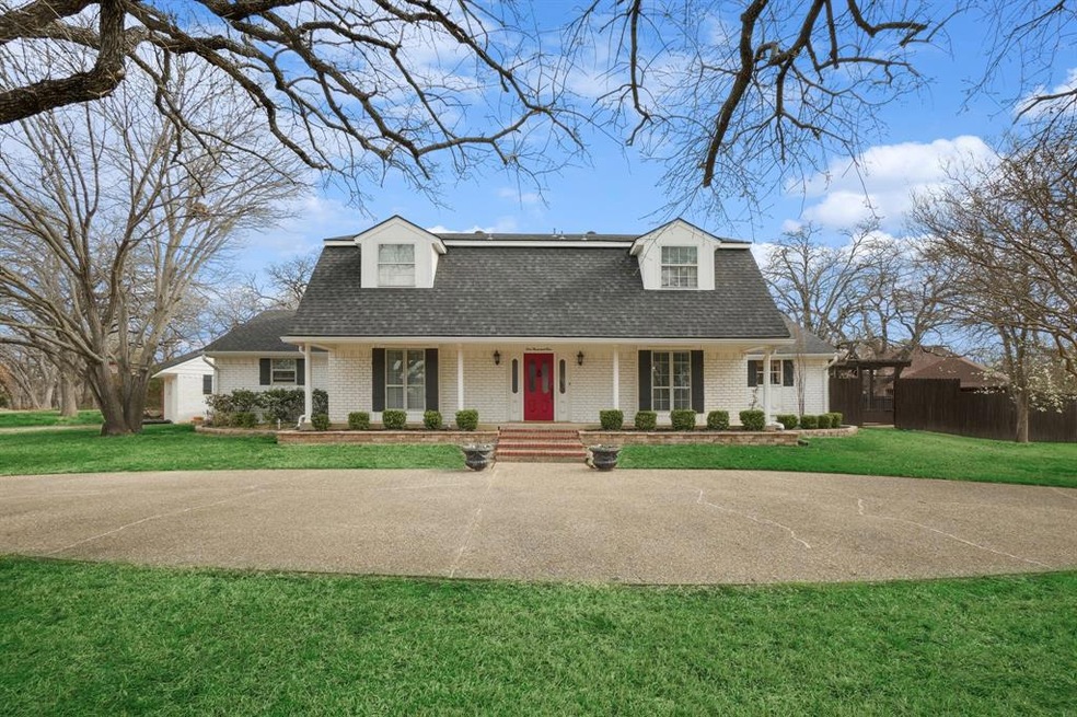 1001 Lynhurst Ln, Denton, TX 76205 - photo 1