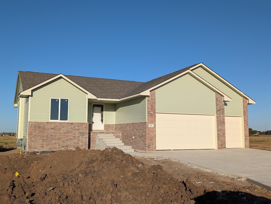 232 Summer Ct, Newton, KS 67114 - photo 1