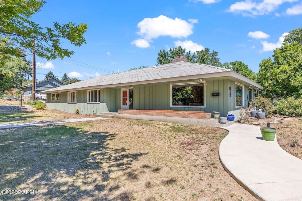 912 S 29th Ave