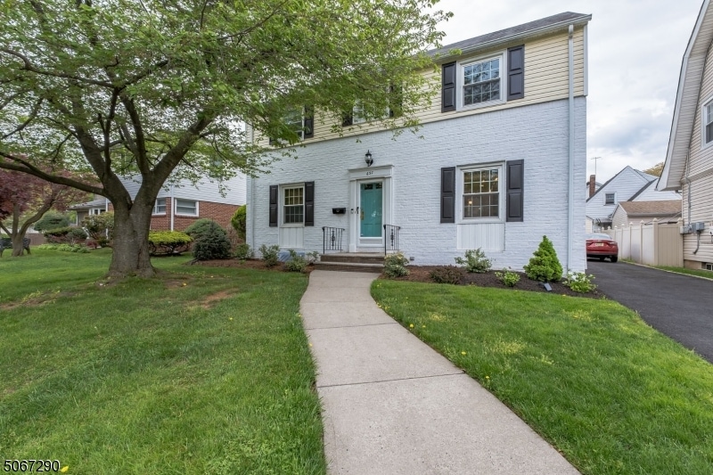 661 Pierpont St, Rahway, NJ 07065 - photo 1