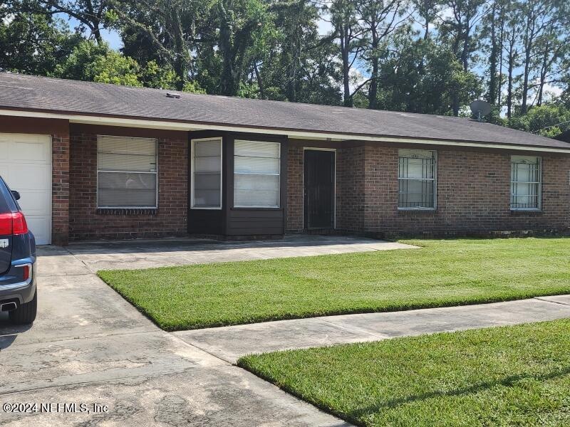 7230 Sharbeth Dr S, Jacksonville, FL 32210 - photo 1