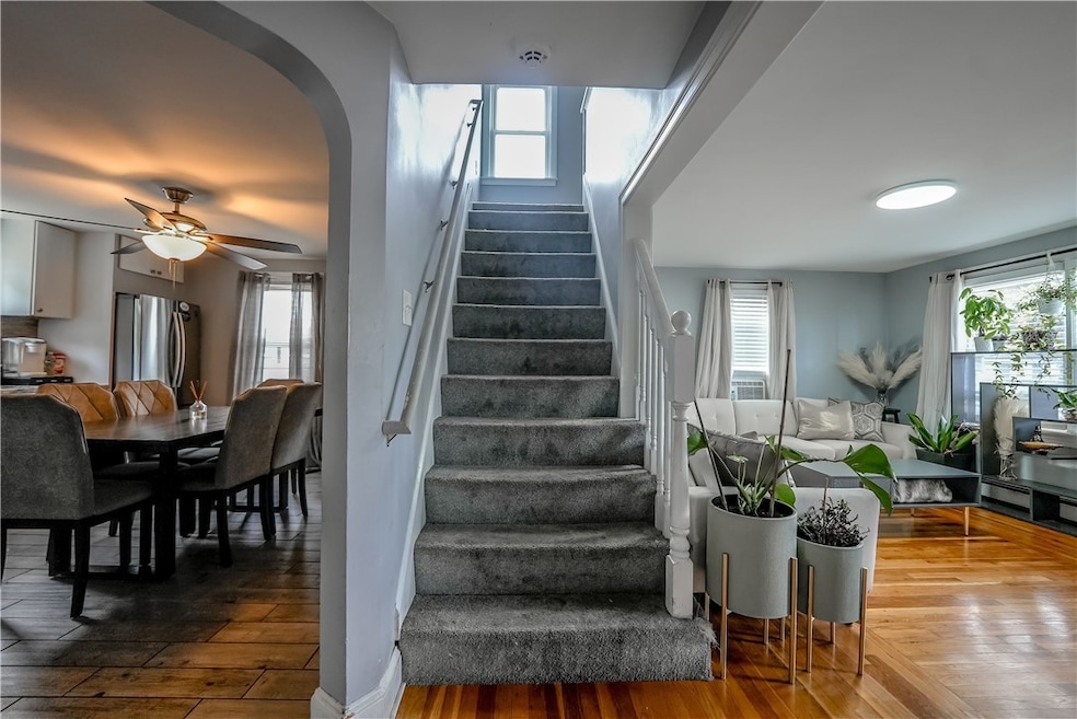 43 Ordway St, Pawtucket, RI 02861 - photo 1