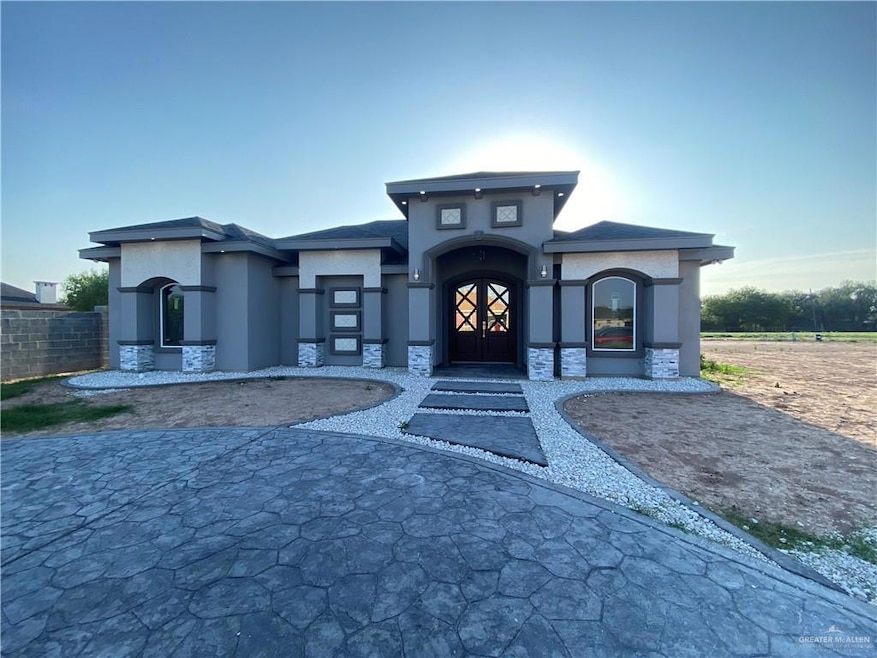 1111 Mezquite Dr, Alamo, TX 78516 - photo 1