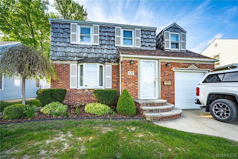 227 Taber Place, North Tonawanda, NY 14120 - photo 1