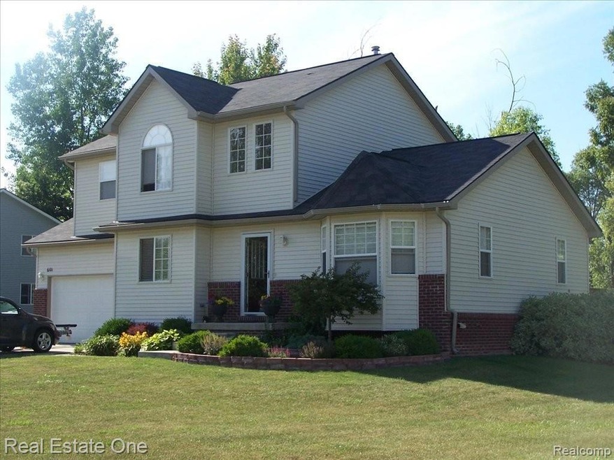 6101 Maple Trl