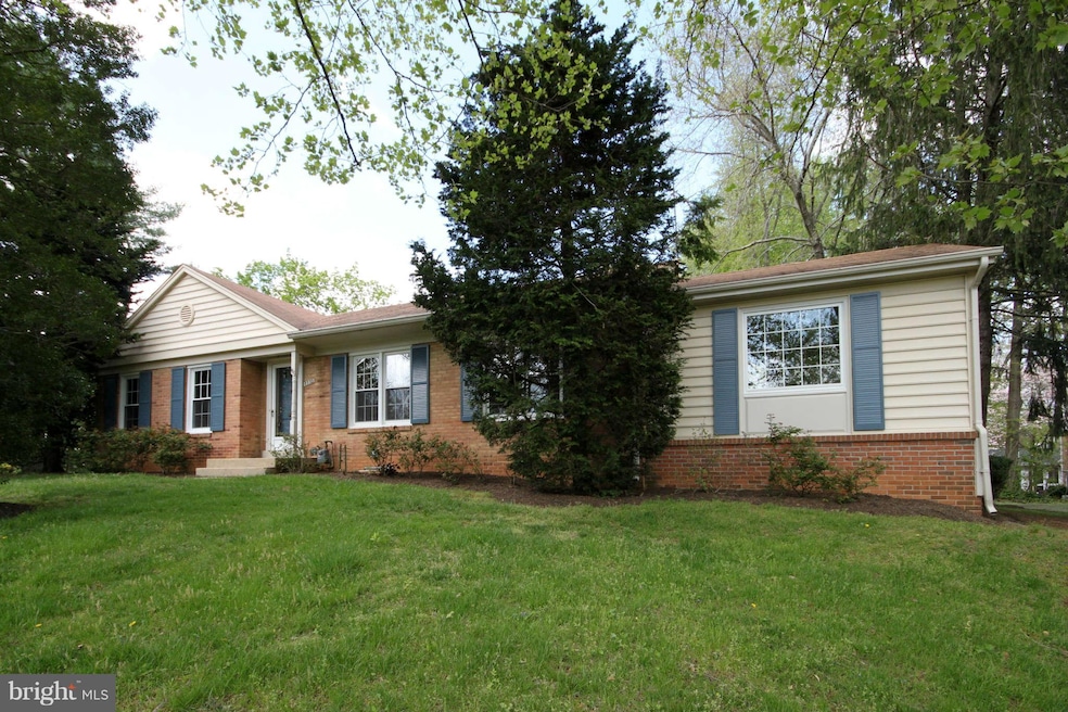 8332 Toll House Rd, Annandale, VA 22003 - photo 1