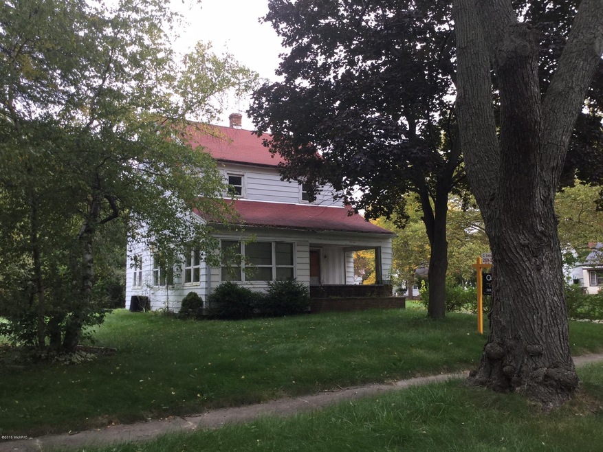 1523 Center Street