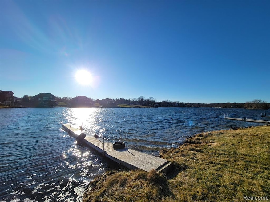 9877 Dixie Hwy, Clarkston, MI 48348 - photo 1