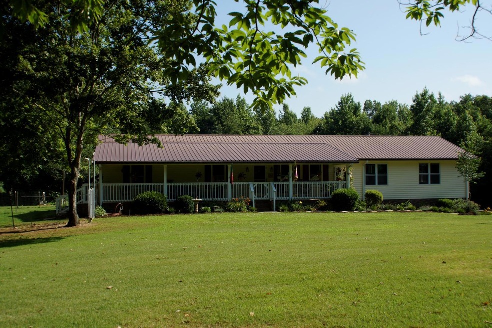 110 Towering Oaks Dr, Tennessee Ridge, TN 37178 - photo 1