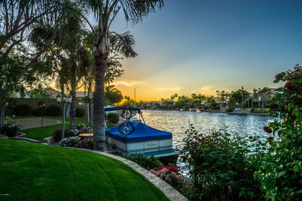 Lakefront Home The Islands