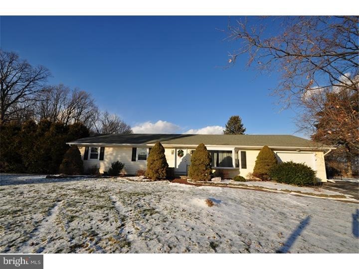 2192 W Dell Rd, Bath, PA 18014 - photo 1