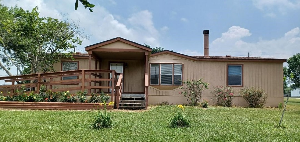 10215 Harry Dr, Needville, TX 77461 - photo 1