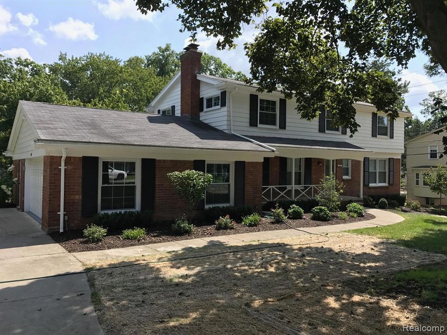 5007 Forest Way, Bloomfield Hills, MI 48302 - photo 1