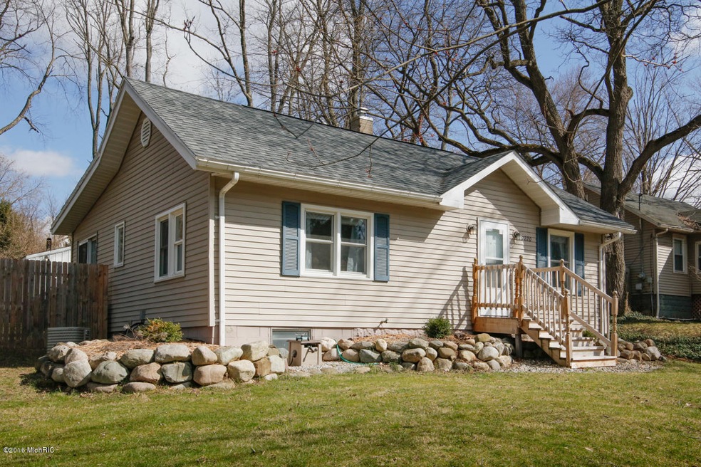2220 Benton-102