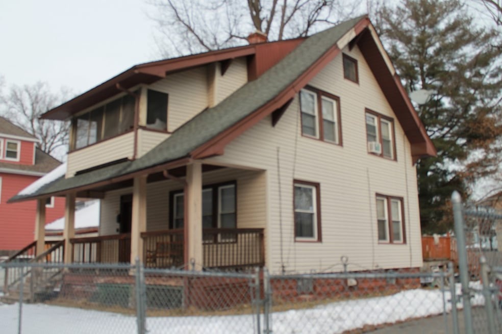 171 Dunmoreland St, Springfield, MA 01109 - photo 1