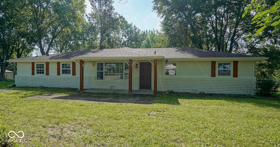 678 N Pendleton Ave, Pendleton, IN 46064 - photo 1