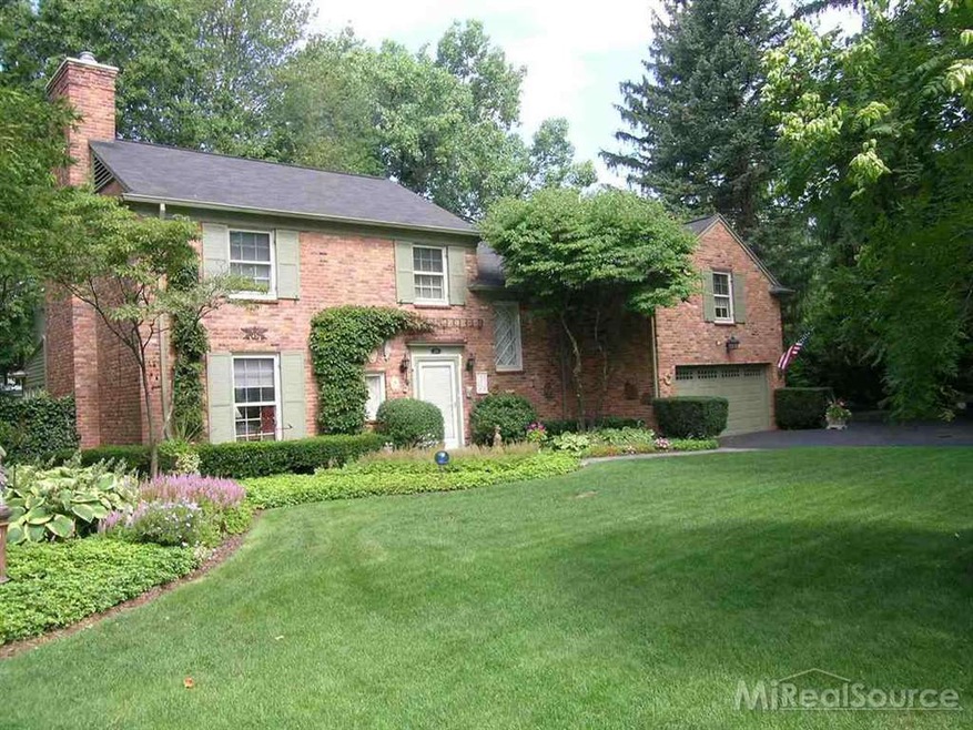 275 Kercheval Ave, Grosse Pointe Farms, MI 48236 - photo 1