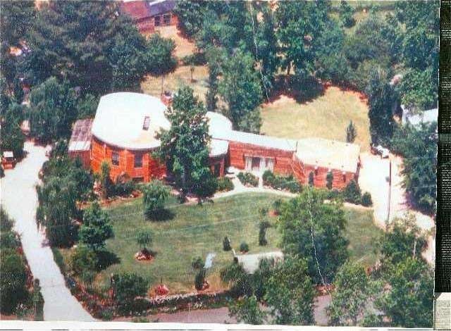 Exterior Front. One of a kind! The Guitar House!  