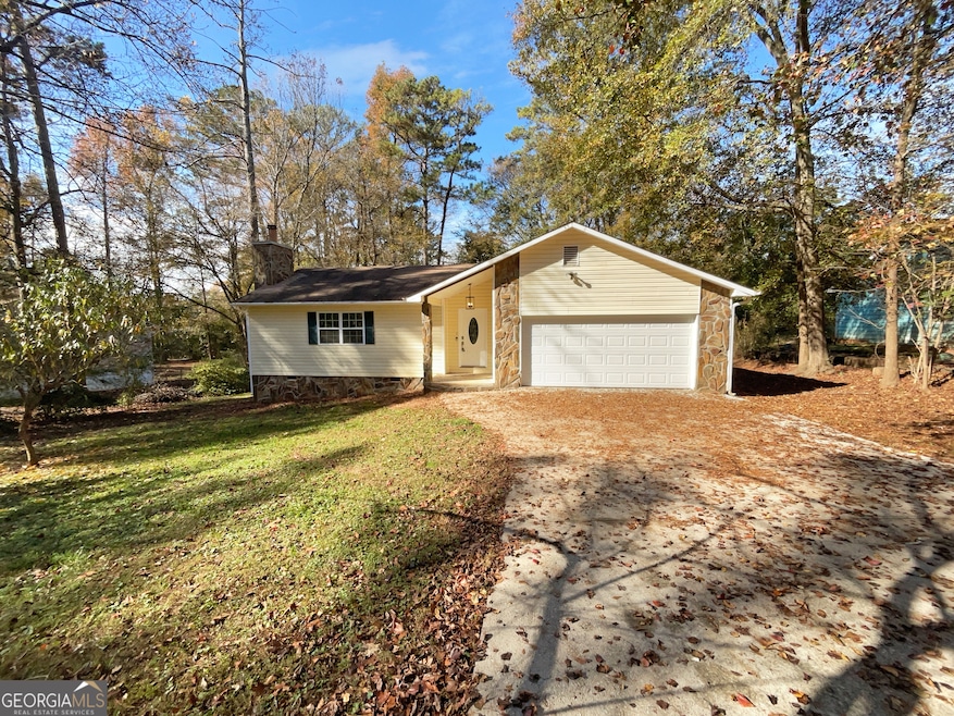 112 Lakeview Dr, Stockbridge, GA 30281 - photo 1