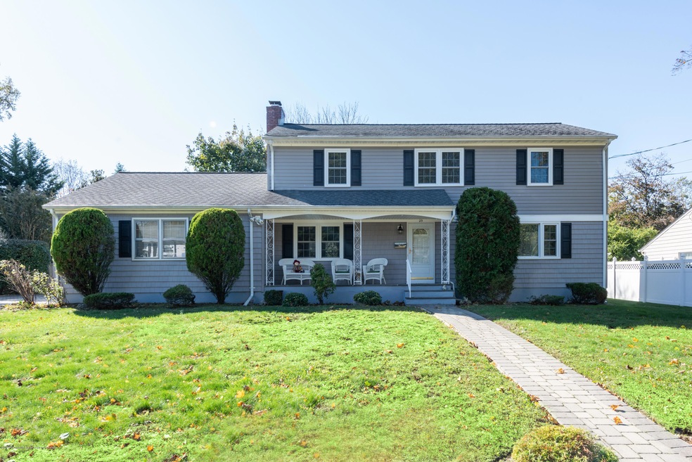 Sought After River Oaks