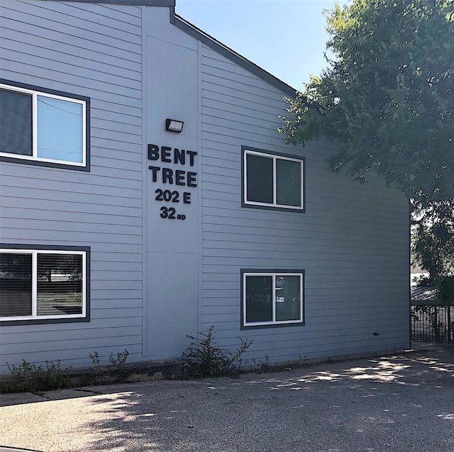 202 E 32nd St unit 12, Austin, TX 78705 - photo 1