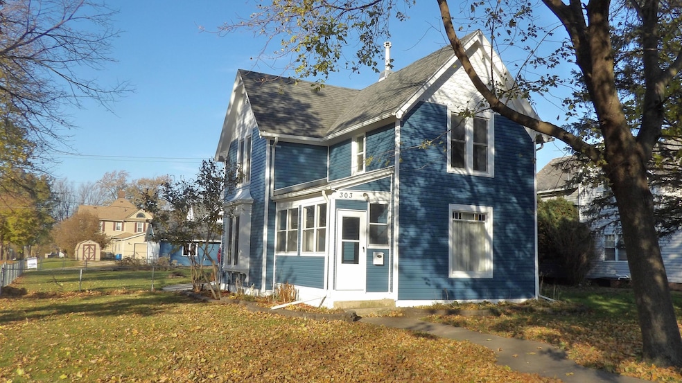 303 Linn St, Boone